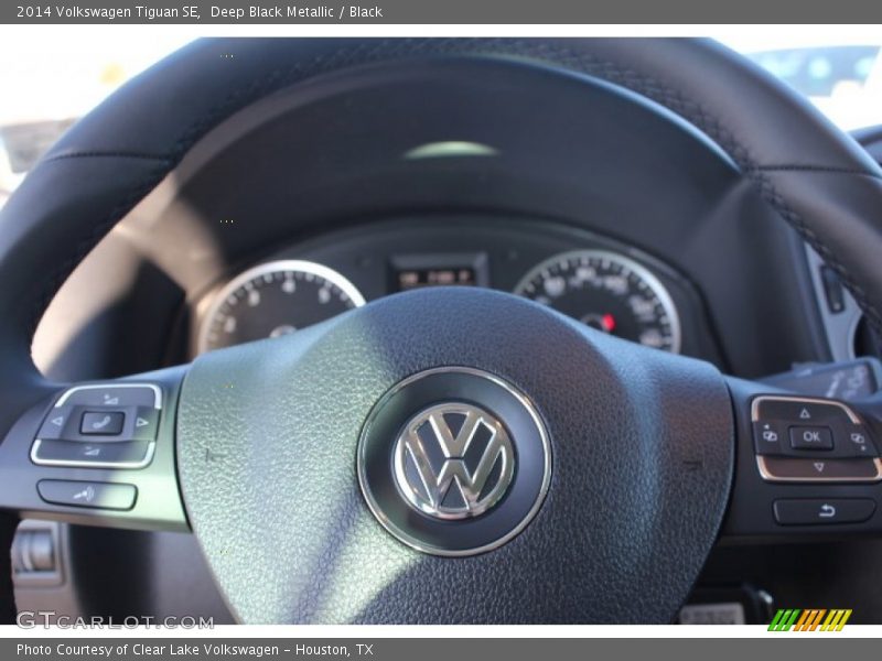 Deep Black Metallic / Black 2014 Volkswagen Tiguan SE