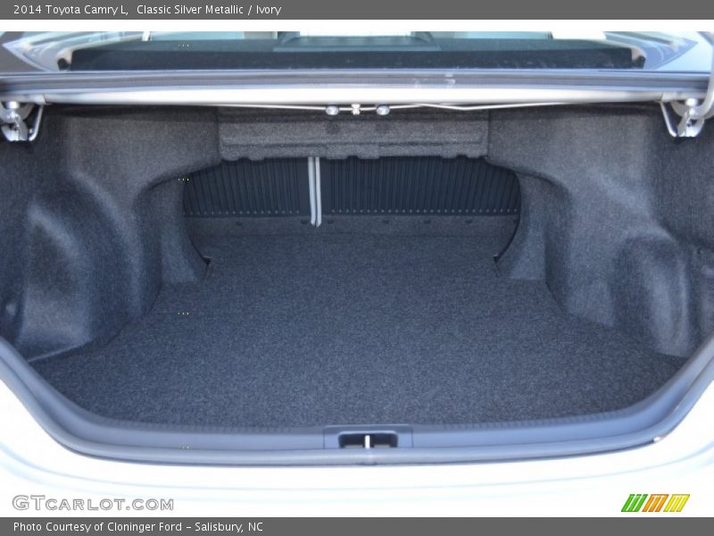 Classic Silver Metallic / Ivory 2014 Toyota Camry L