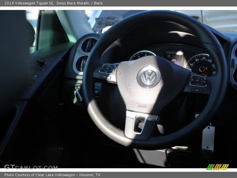 Deep Black Metallic / Black 2014 Volkswagen Tiguan SE