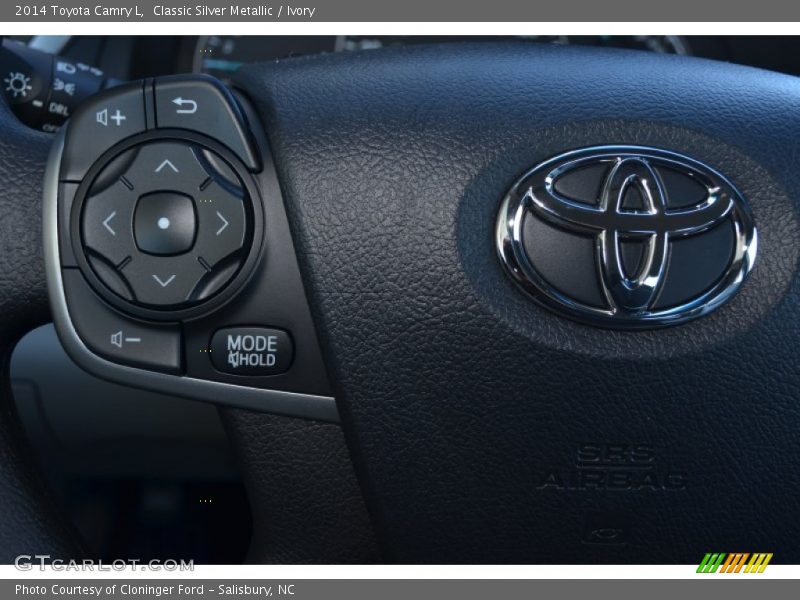Classic Silver Metallic / Ivory 2014 Toyota Camry L