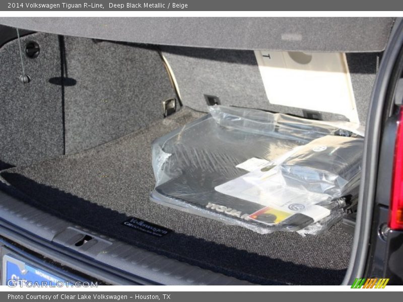 Deep Black Metallic / Beige 2014 Volkswagen Tiguan R-Line