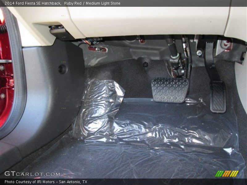 Ruby Red / Medium Light Stone 2014 Ford Fiesta SE Hatchback