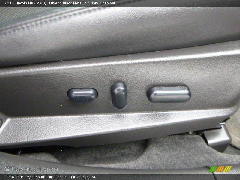 Tuxedo Black Metallic / Dark Charcoal 2011 Lincoln MKZ AWD
