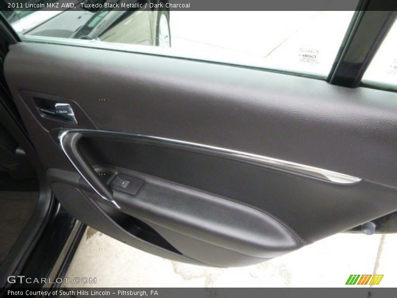 Tuxedo Black Metallic / Dark Charcoal 2011 Lincoln MKZ AWD
