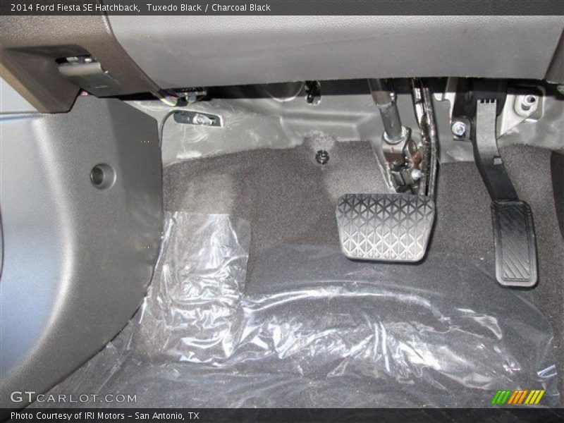 Tuxedo Black / Charcoal Black 2014 Ford Fiesta SE Hatchback