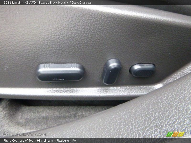 Tuxedo Black Metallic / Dark Charcoal 2011 Lincoln MKZ AWD