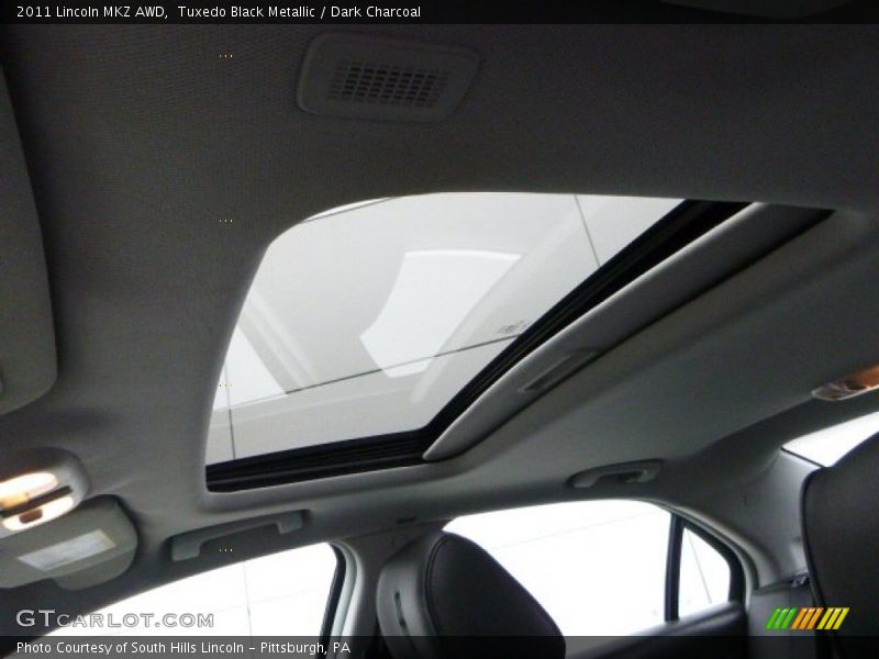 Tuxedo Black Metallic / Dark Charcoal 2011 Lincoln MKZ AWD