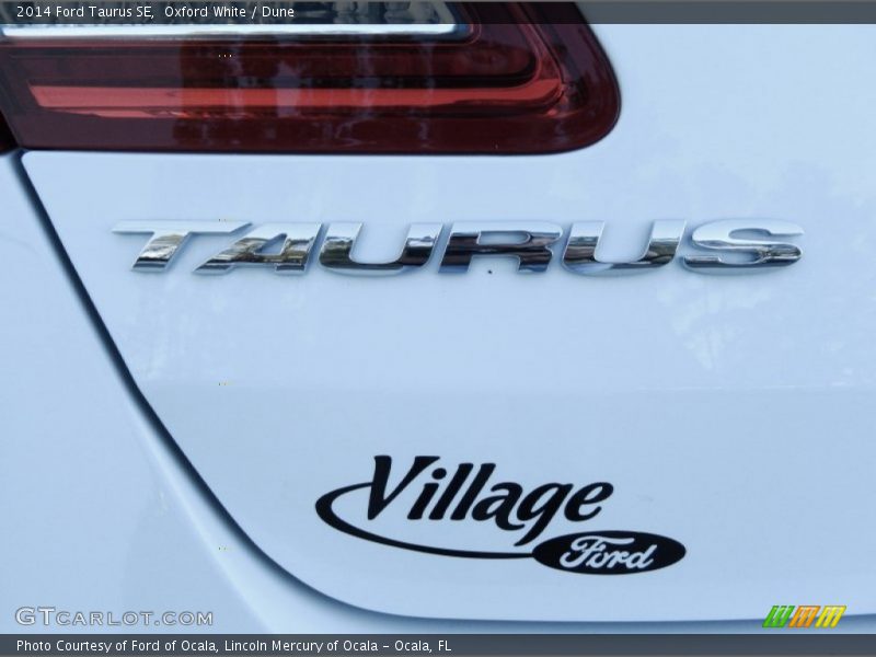 Oxford White / Dune 2014 Ford Taurus SE