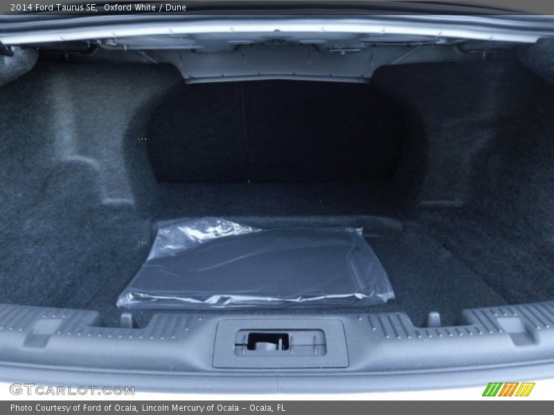 Oxford White / Dune 2014 Ford Taurus SE