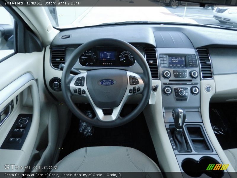 Oxford White / Dune 2014 Ford Taurus SE