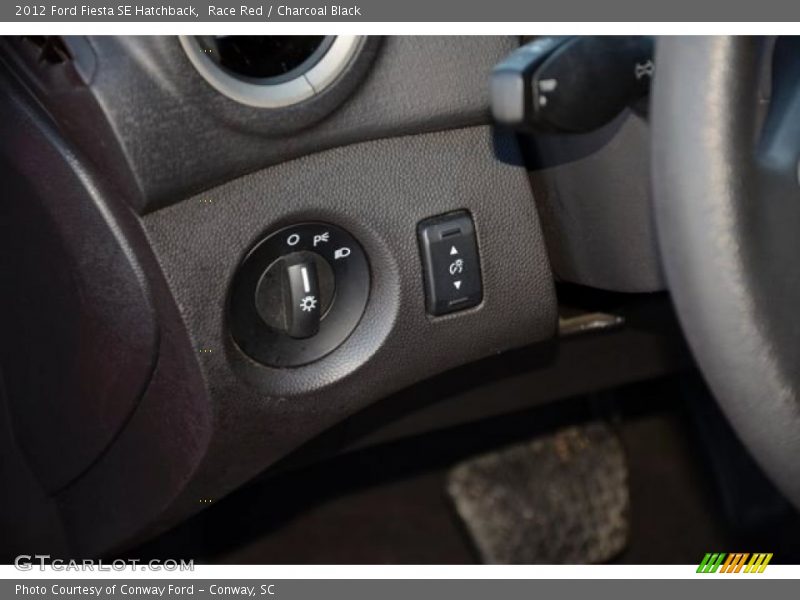 Race Red / Charcoal Black 2012 Ford Fiesta SE Hatchback