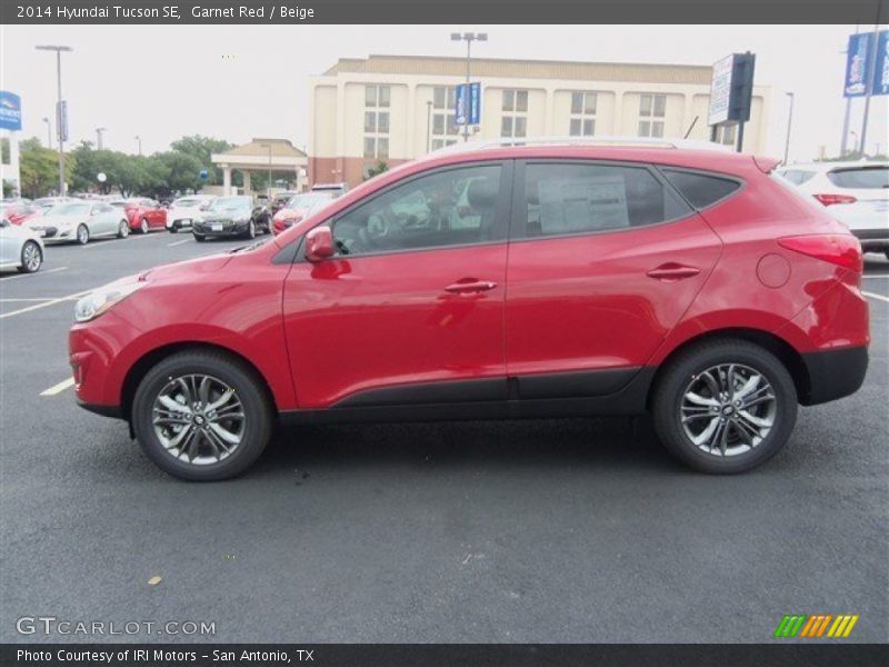 Garnet Red / Beige 2014 Hyundai Tucson SE