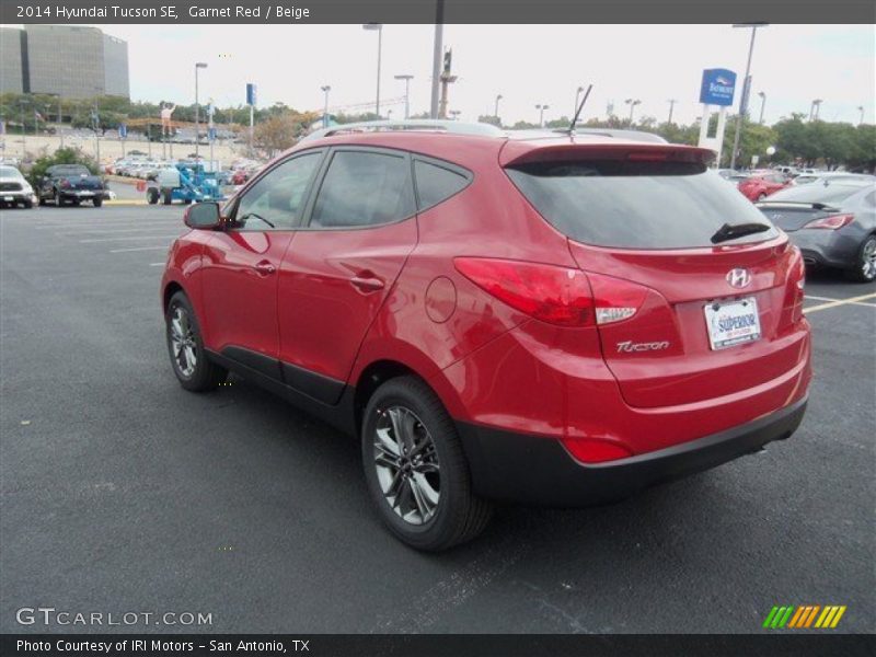 Garnet Red / Beige 2014 Hyundai Tucson SE