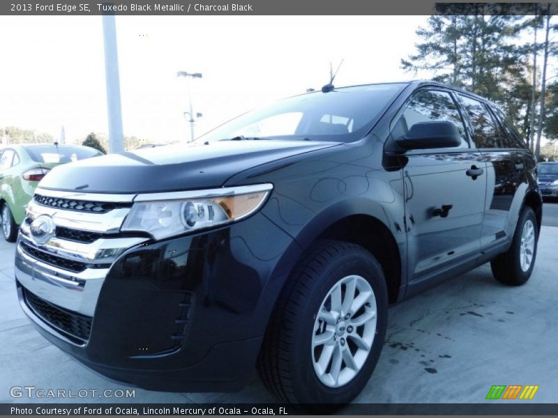 Tuxedo Black Metallic / Charcoal Black 2013 Ford Edge SE