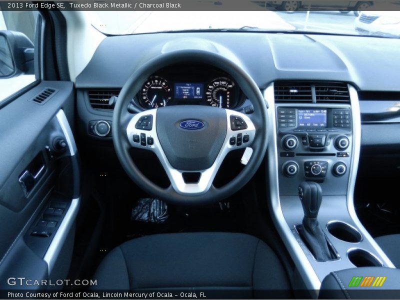 Tuxedo Black Metallic / Charcoal Black 2013 Ford Edge SE