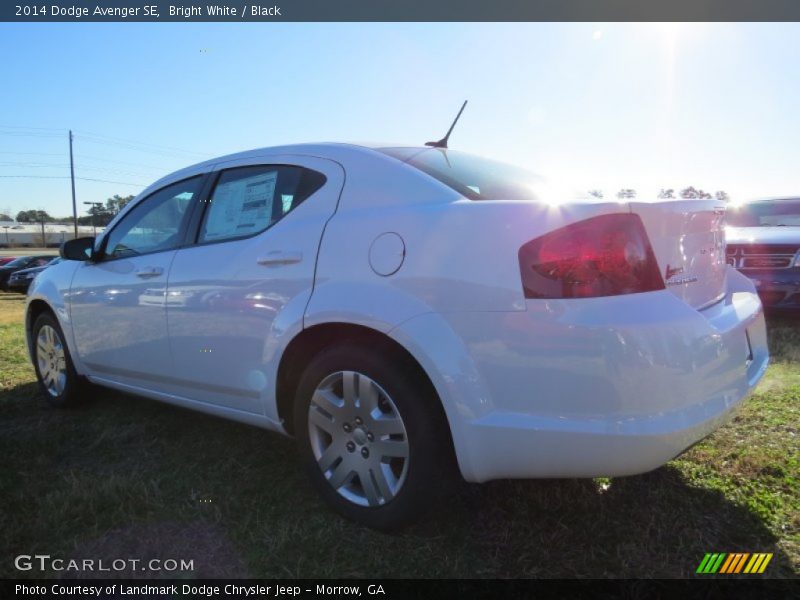 Bright White / Black 2014 Dodge Avenger SE