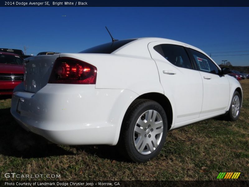 Bright White / Black 2014 Dodge Avenger SE