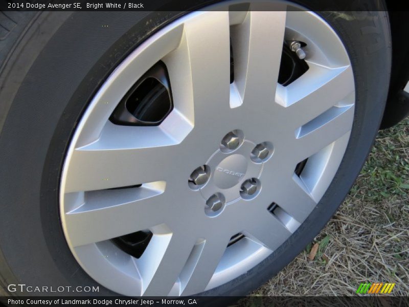 Bright White / Black 2014 Dodge Avenger SE
