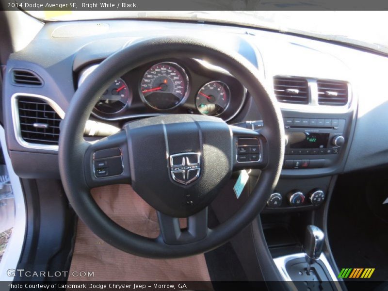 Bright White / Black 2014 Dodge Avenger SE