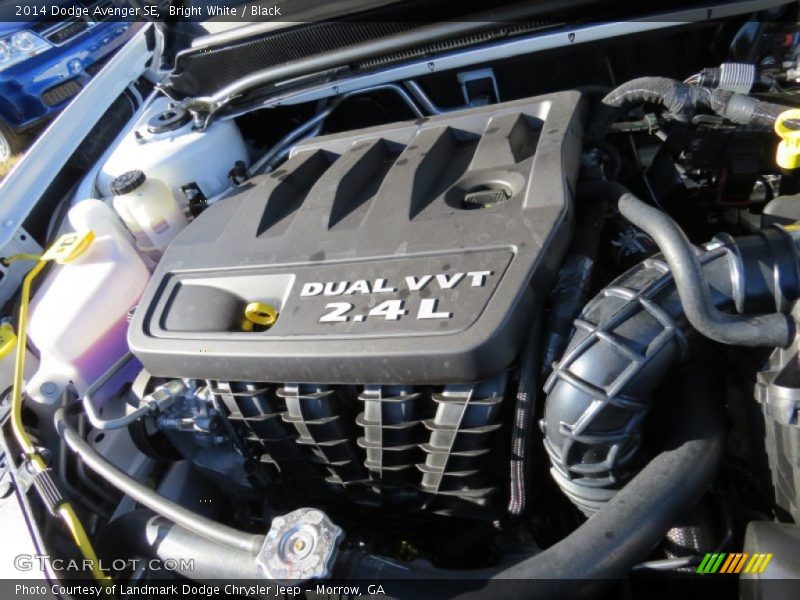 Bright White / Black 2014 Dodge Avenger SE