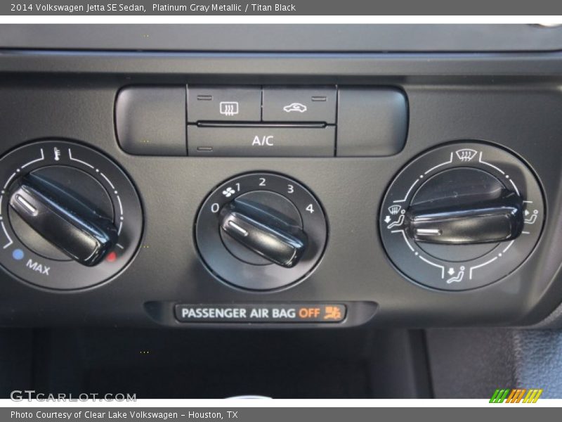 Platinum Gray Metallic / Titan Black 2014 Volkswagen Jetta SE Sedan