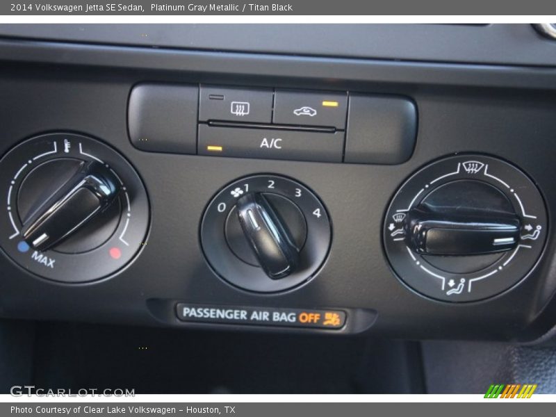 Platinum Gray Metallic / Titan Black 2014 Volkswagen Jetta SE Sedan
