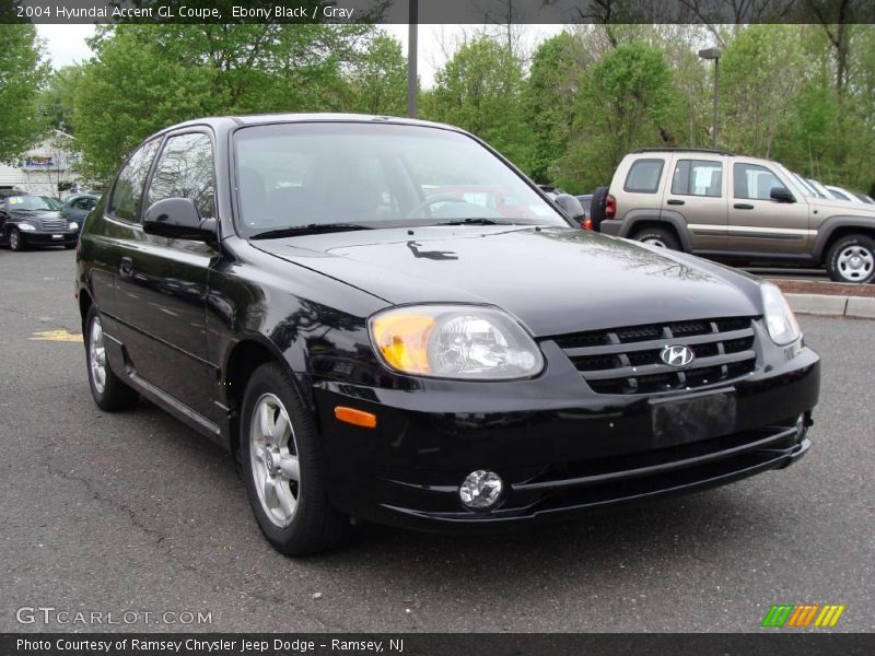 Ebony Black / Gray 2004 Hyundai Accent GL Coupe