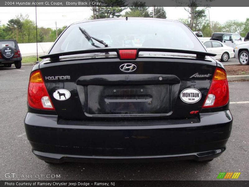 Ebony Black / Gray 2004 Hyundai Accent GL Coupe