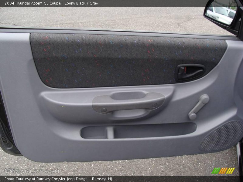Ebony Black / Gray 2004 Hyundai Accent GL Coupe