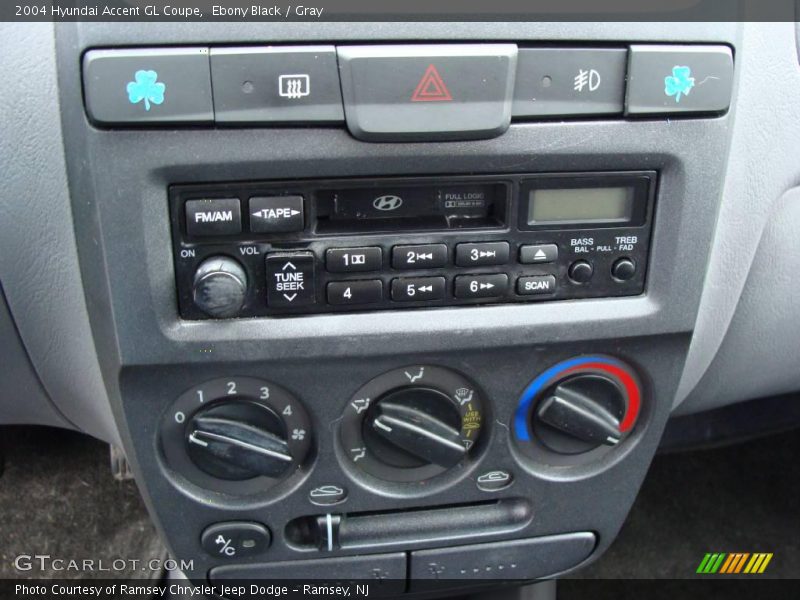 Ebony Black / Gray 2004 Hyundai Accent GL Coupe