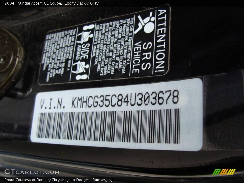 Ebony Black / Gray 2004 Hyundai Accent GL Coupe