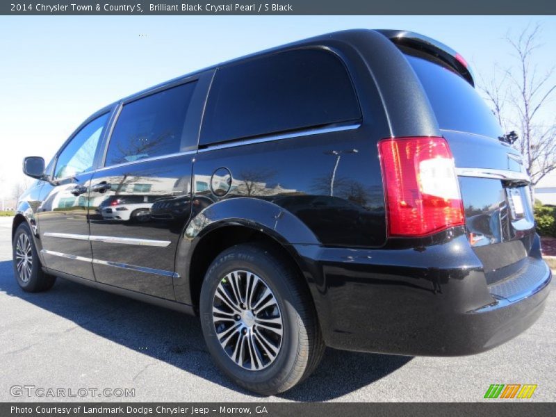 Brilliant Black Crystal Pearl / S Black 2014 Chrysler Town & Country S