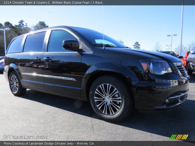 Brilliant Black Crystal Pearl / S Black 2014 Chrysler Town & Country S