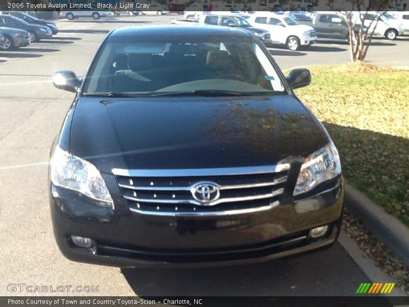 Black / Light Gray 2006 Toyota Avalon Limited