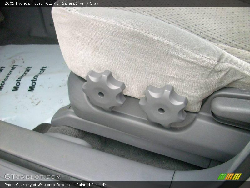 Sahara Silver / Gray 2005 Hyundai Tucson GLS V6