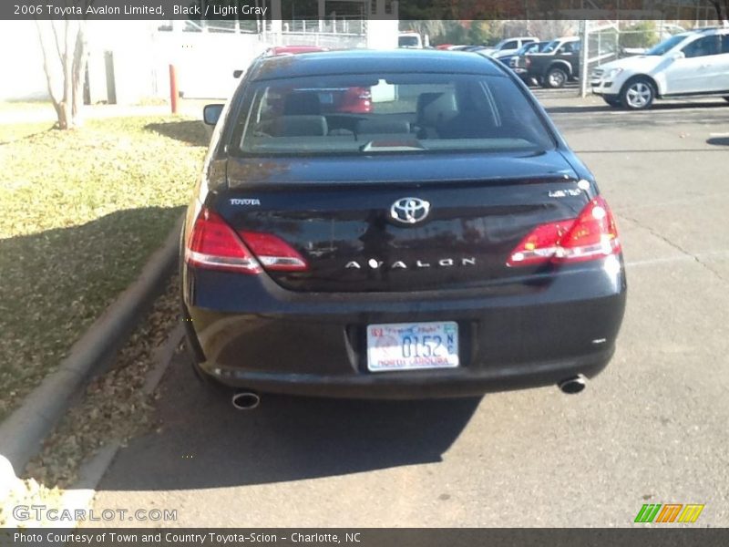 Black / Light Gray 2006 Toyota Avalon Limited
