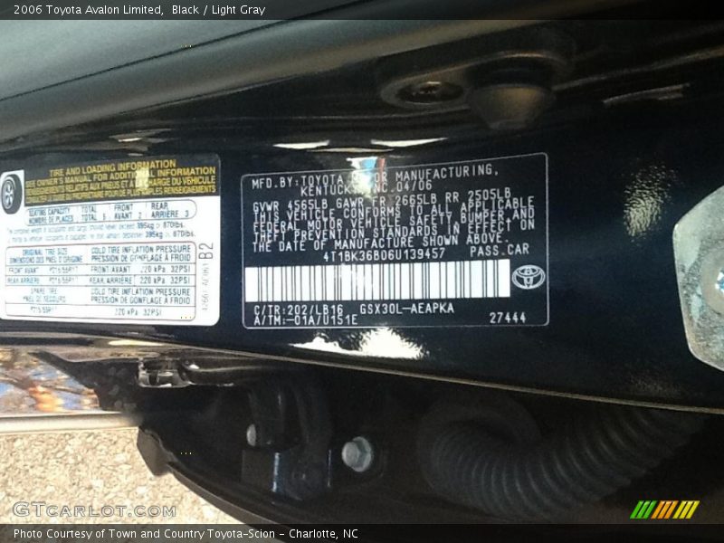 Black / Light Gray 2006 Toyota Avalon Limited