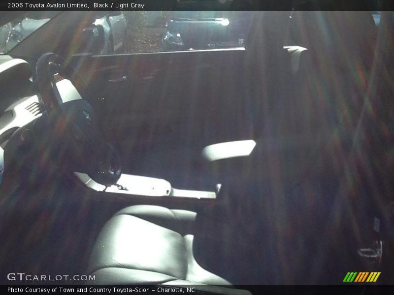 Black / Light Gray 2006 Toyota Avalon Limited
