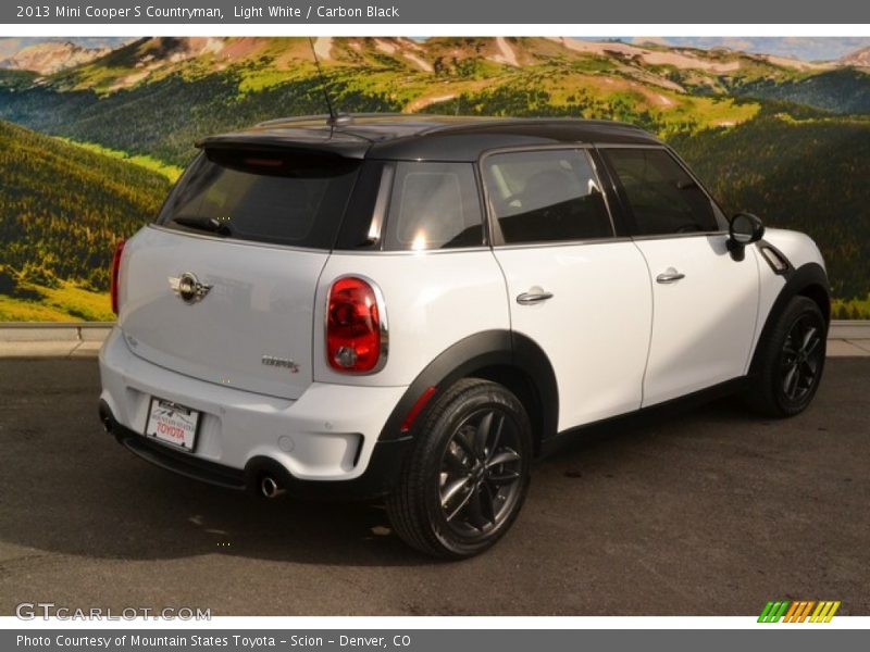 Light White / Carbon Black 2013 Mini Cooper S Countryman