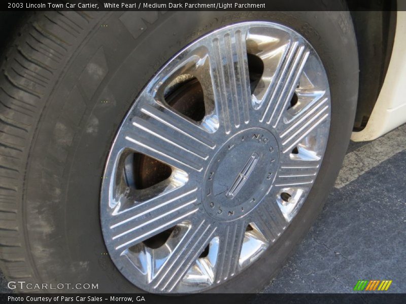 White Pearl / Medium Dark Parchment/Light Parchment 2003 Lincoln Town Car Cartier