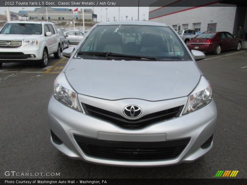 Classic Silver Metallic / Ash Gray 2012 Toyota Yaris L 5 Door