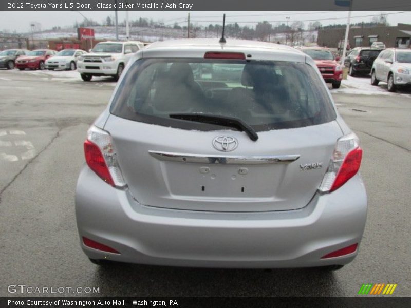 Classic Silver Metallic / Ash Gray 2012 Toyota Yaris L 5 Door
