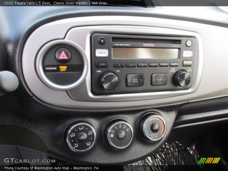 Classic Silver Metallic / Ash Gray 2012 Toyota Yaris L 5 Door