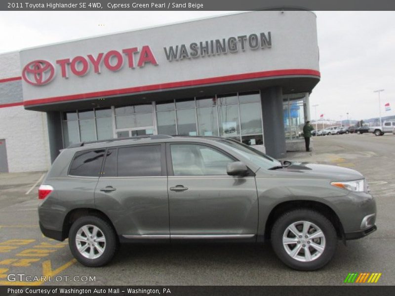 Cypress Green Pearl / Sand Beige 2011 Toyota Highlander SE 4WD