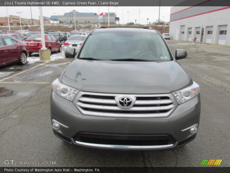 Cypress Green Pearl / Sand Beige 2011 Toyota Highlander SE 4WD