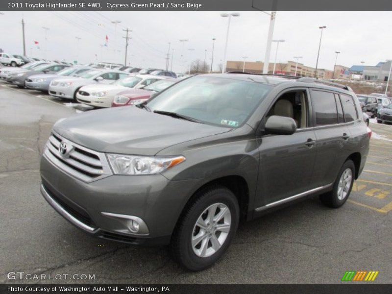Cypress Green Pearl / Sand Beige 2011 Toyota Highlander SE 4WD