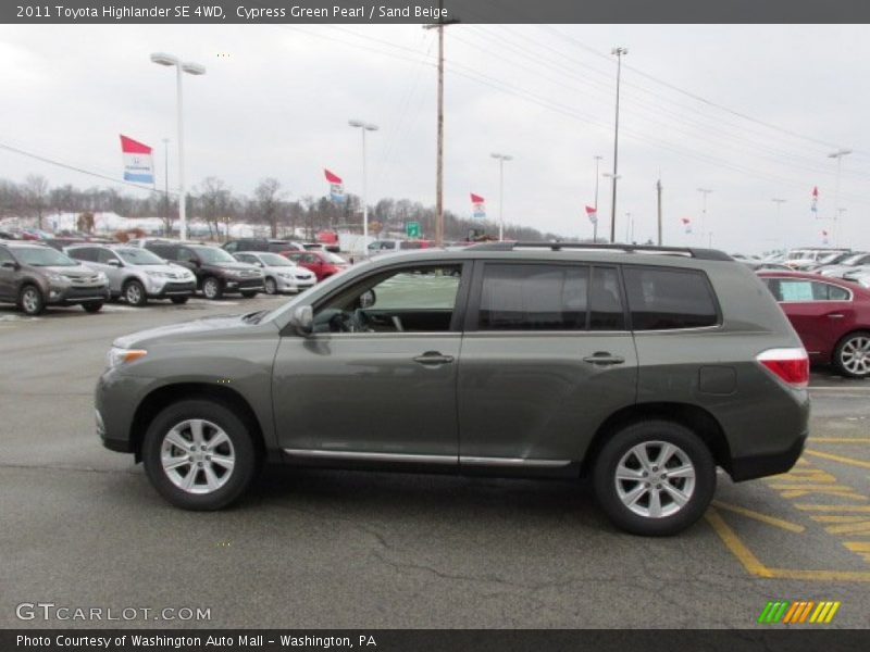 Cypress Green Pearl / Sand Beige 2011 Toyota Highlander SE 4WD