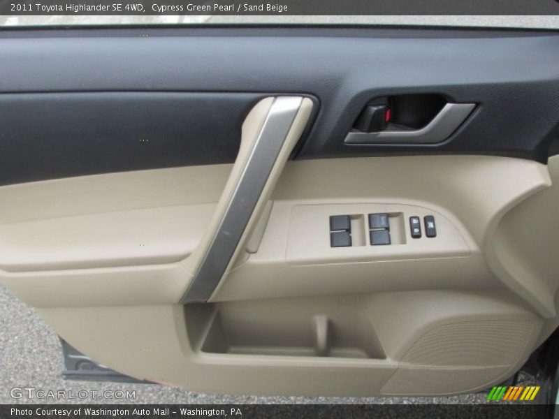 Cypress Green Pearl / Sand Beige 2011 Toyota Highlander SE 4WD
