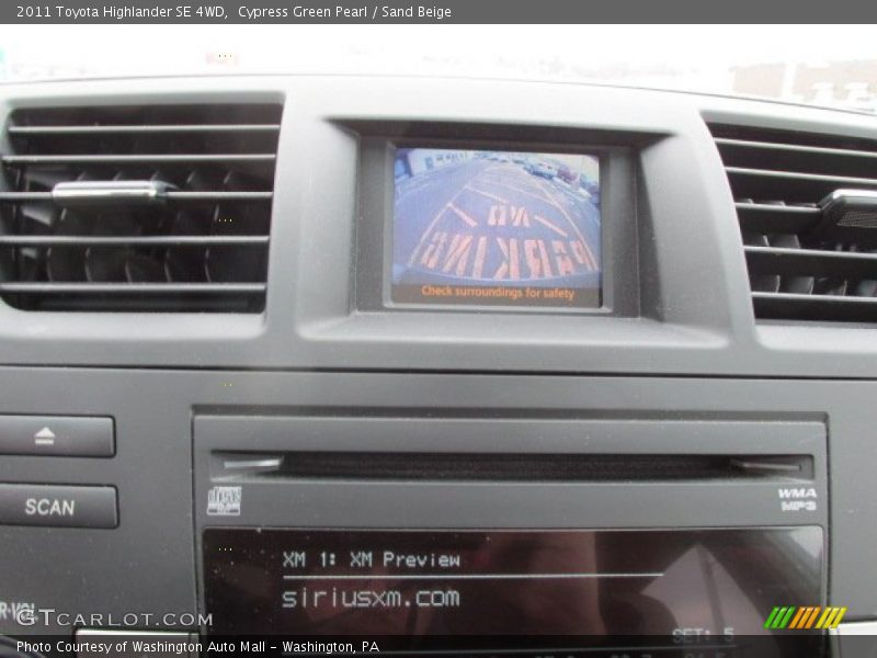 Cypress Green Pearl / Sand Beige 2011 Toyota Highlander SE 4WD