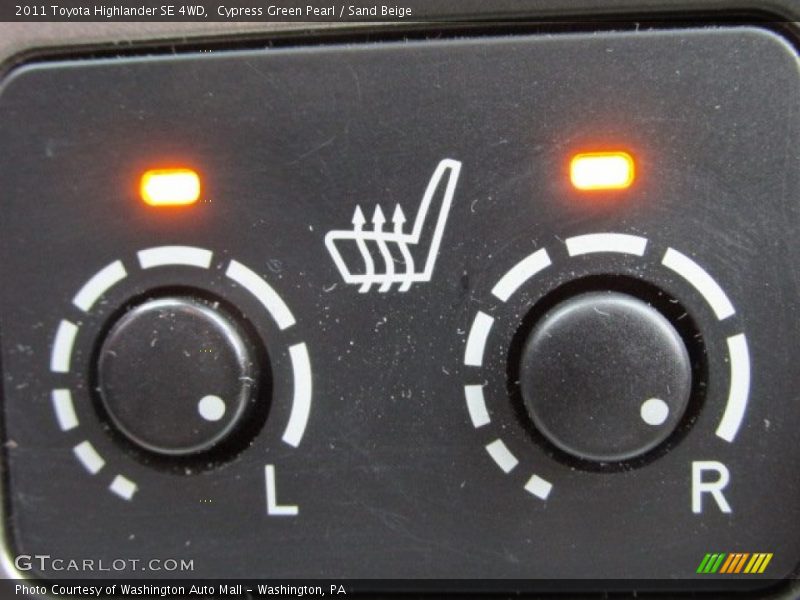 Cypress Green Pearl / Sand Beige 2011 Toyota Highlander SE 4WD